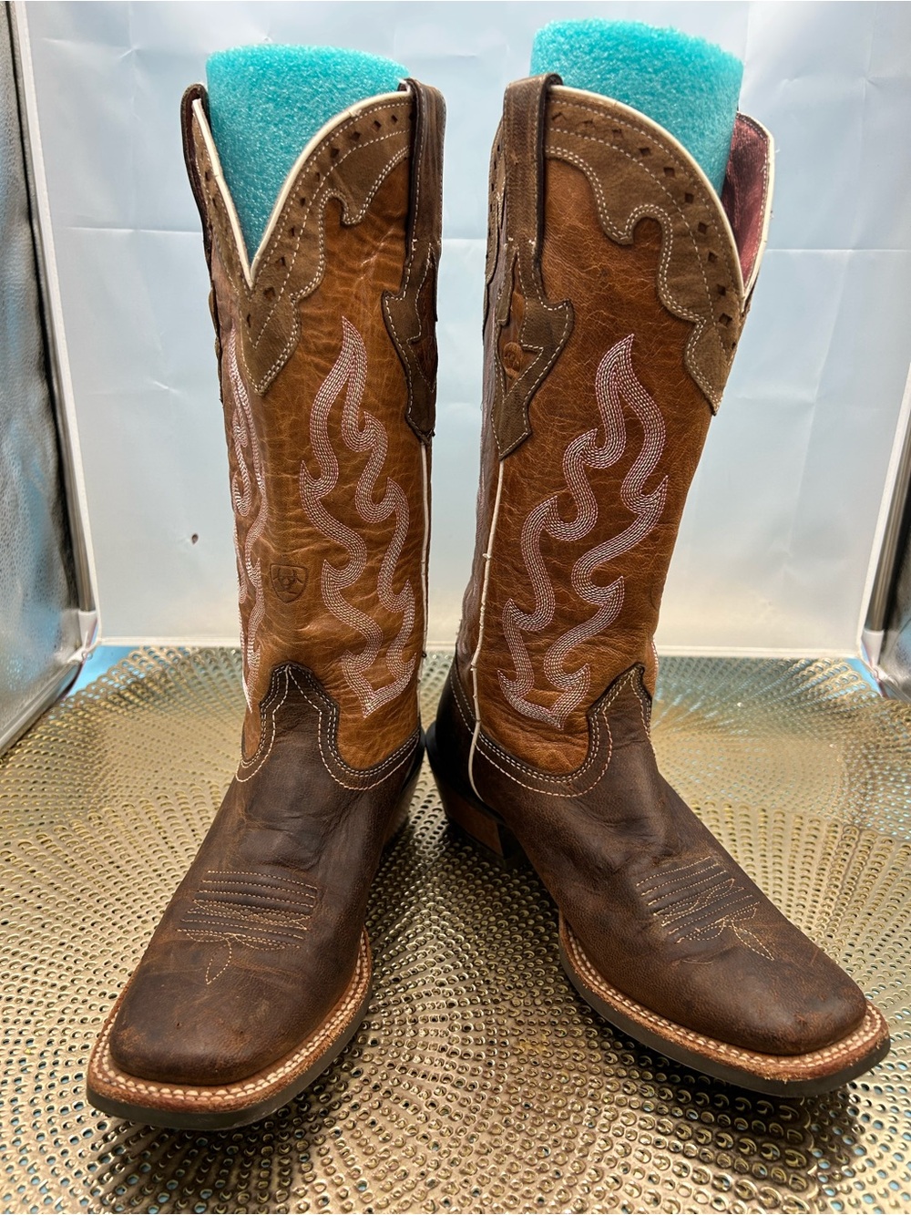 Ariat women’s 6.5 Caliente cowgirl boots